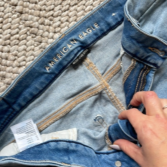AMERICAN EAGLE JEANS - Picture 3 of 4